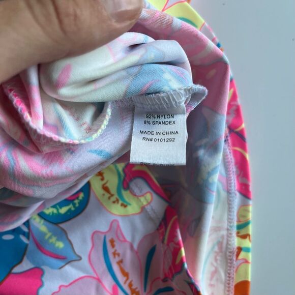 Lulu B Small Vneck Sleeveless Top with UPF50 Protection - Picture 3 of 4